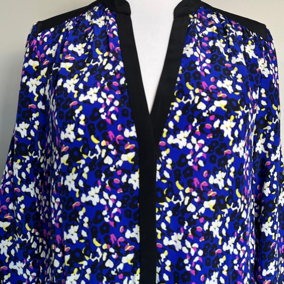 Diane von Furstenberg Shift V-neck Blue Cheetah Floral 100% Silk Cocktail Dress - Picture 4 of 12